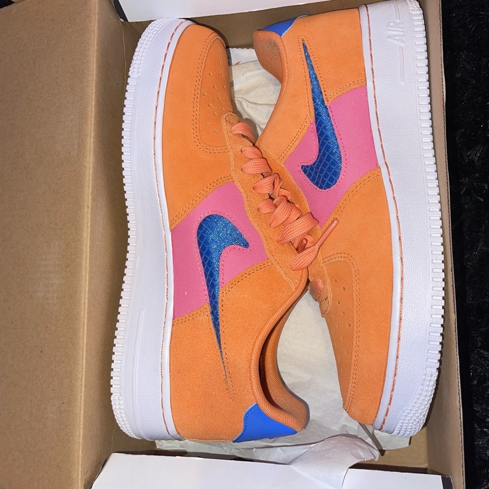 BRAND NEW NIKE AIR FORCE ORANGE TRANCE